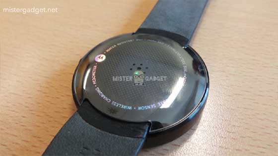 Motorola Moto 360 表底