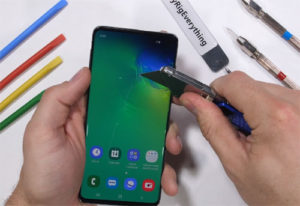 Galaxy S10 Scratch Test